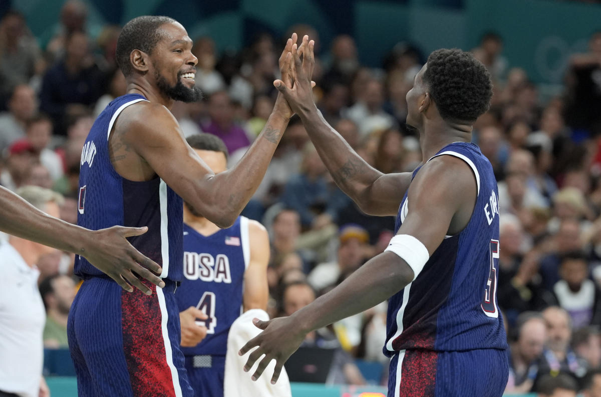 Kevin Durant, LeBron James lead USA to victory over Serbia in first group game of Paris Olympics