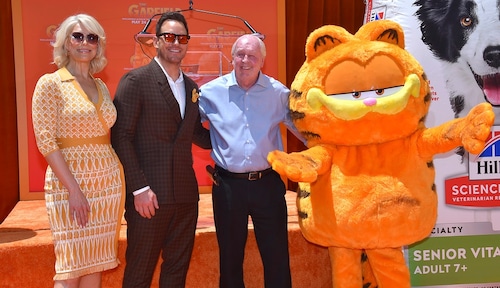 Chris Pratt, Jim Davis and Garfield in the first movie